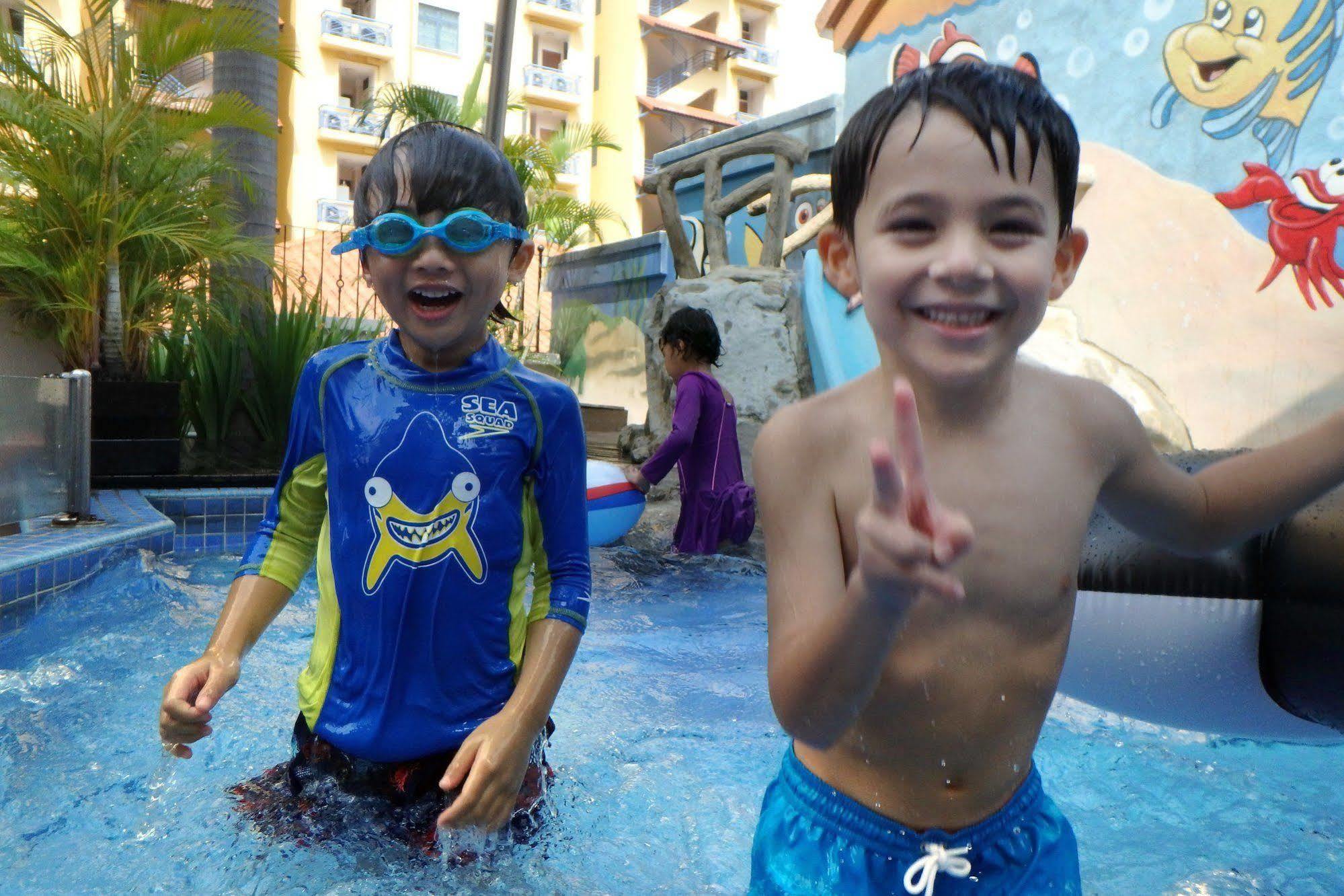 싱가포르 프레이저 플레이스 로버슨 워크 아파트 호텔 외부 사진 Children playing at the water park