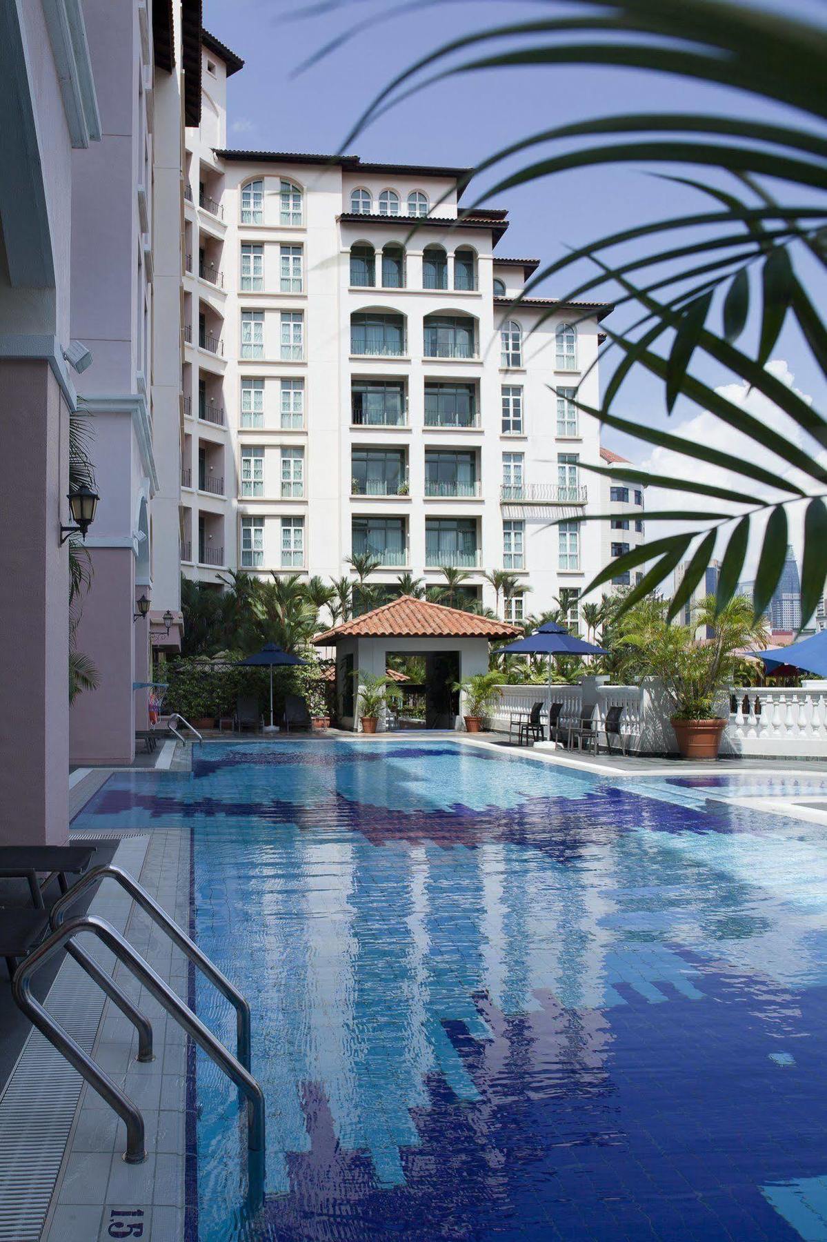 싱가포르 프레이저 플레이스 로버슨 워크 아파트 호텔 외부 사진 The swimming pool at the hotel